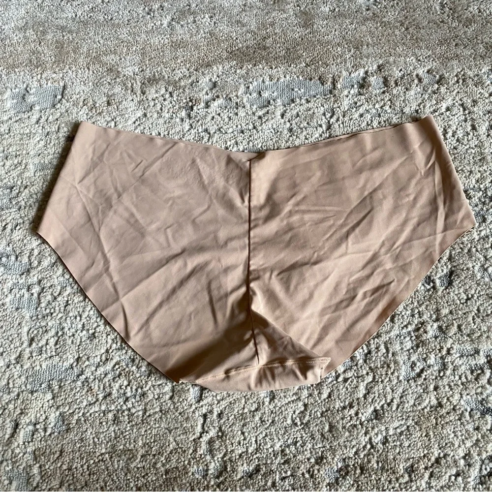 Victoria’s Secret Hip Hugger Hipster Nude Skin Microfiber Panties: Large - Picture 5 of 6